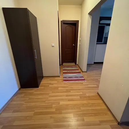 Two Bedroom 5 Minutes From The